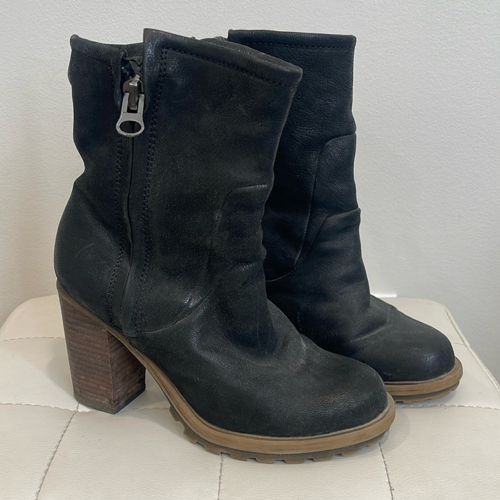 Aldo Double Zipper Faux Fur fold-over high heel bootie size 7/7.5